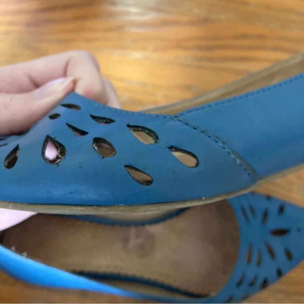 4/$10 - Restricted Laser Cutout Flats - Blue